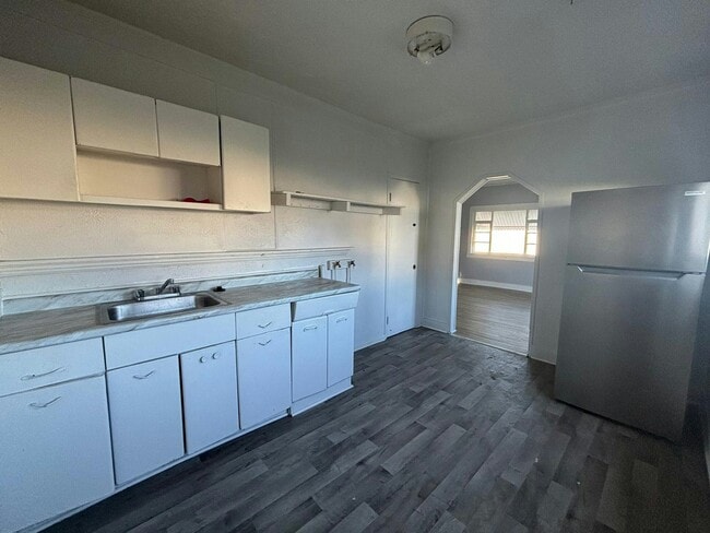 Photo - 209 Staunton St