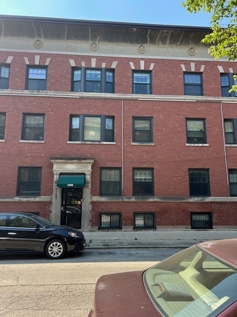 Building Photo - 3149 W Lyndale St Rental