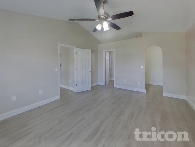 Photo - 906 Dartmouth Ct