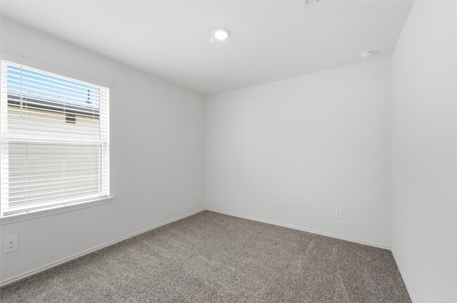 Photo - 31323 Heddington Ln