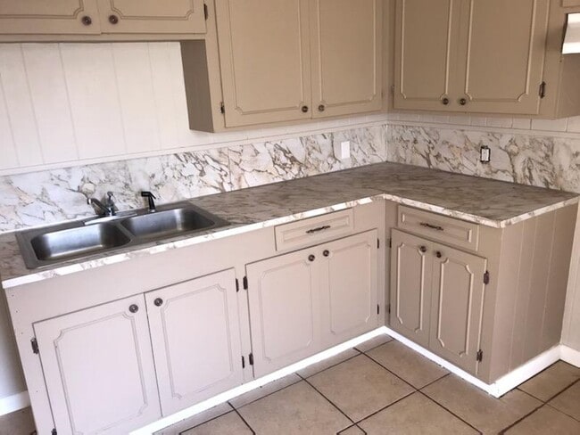 Photo - 2704 Houston St