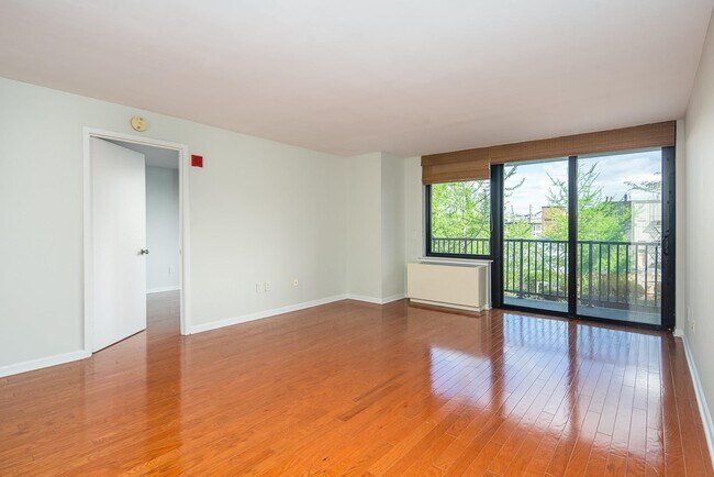 Photo - 700 Grove St Unit 4S