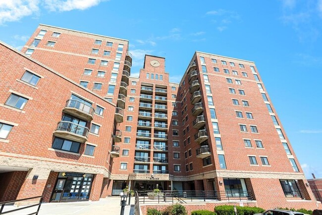 Photo - 15 N Beacon Unit 228