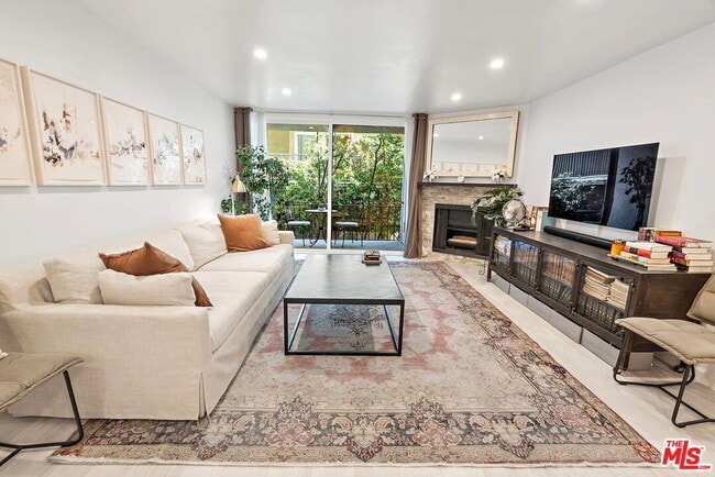 Photo - 838 S Barrington Ave Unidad 203