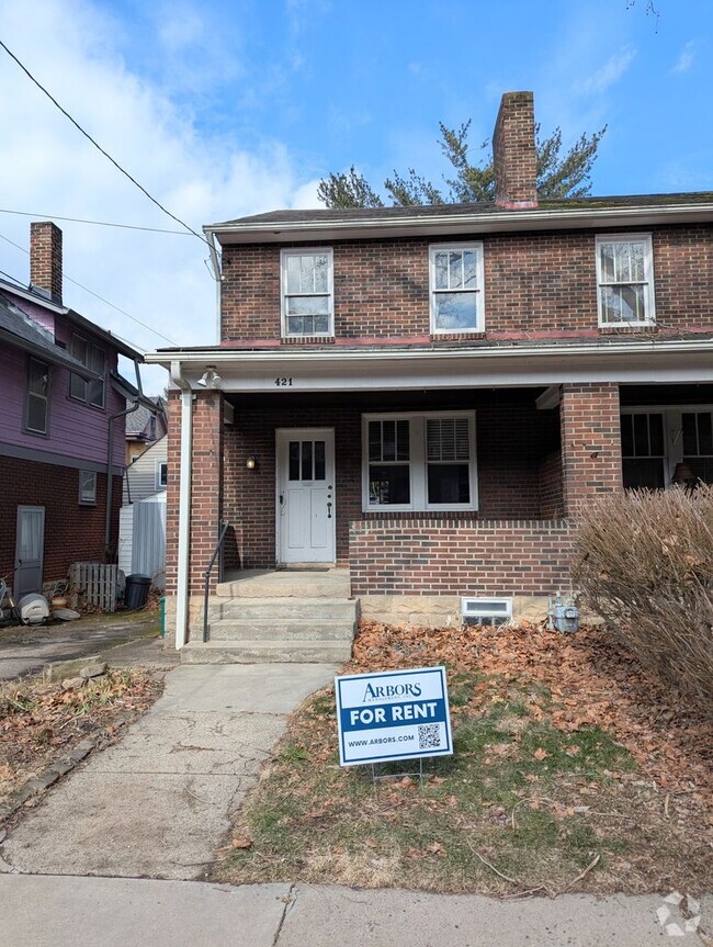 Building Photo - 3 Bedroom 1 Bathroom Side-by-side Duplex (... Rental