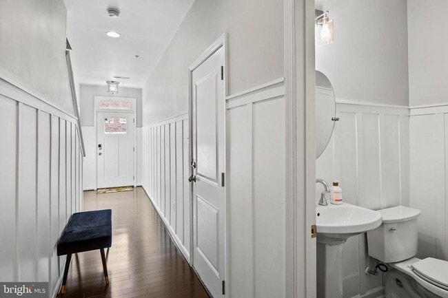 Building Photo - 7112 Yamhill Wy