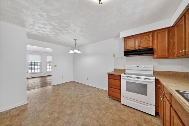 Photo - 6644 Ravenwood Ave NW