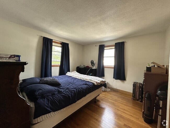 Building Photo - 777 Lagrange St Unit 4 Rental