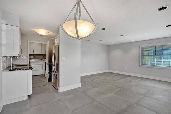 Photo - 902 Mandarin Isle