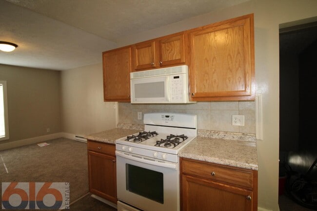 Photo - 819 Douglas St NW