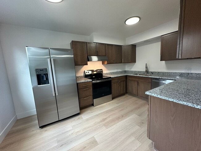 Photo - 1707 Grand Coulee Blvd Unit B