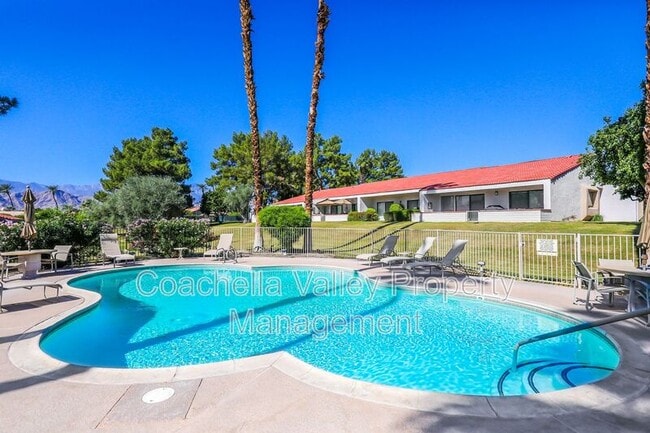 Photo - 158 Wimbledon Ct