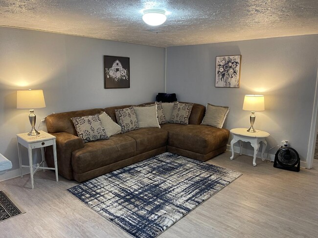 Photo - 2201 W State St