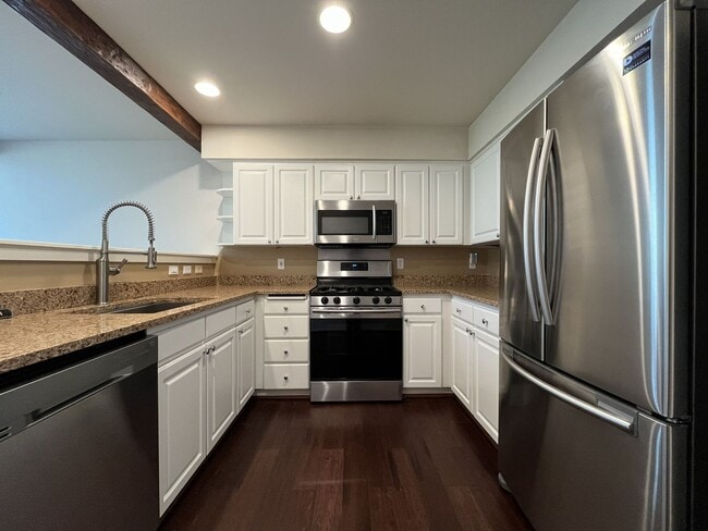 Photo - Incredible Forrest Park Townhome!! 2 bedroom, 2 bath, HUGE attached Garage!