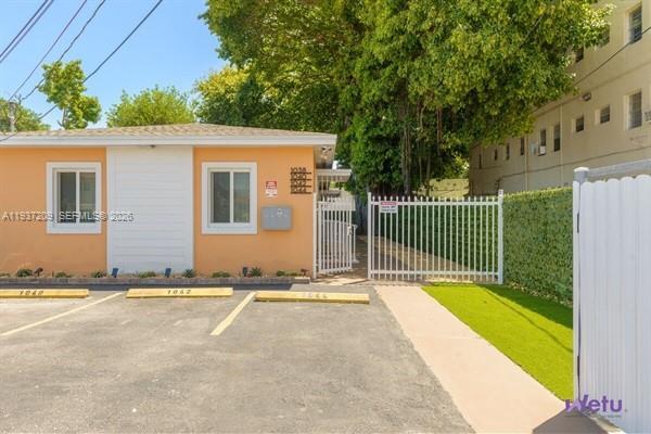 Building Photo - 1042 NW 2nd St Unit 1042