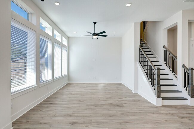 Photo - 3105 Somerset Levens Ln