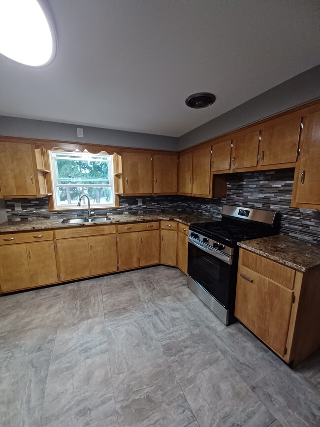 Photo - 21 East and West Rd