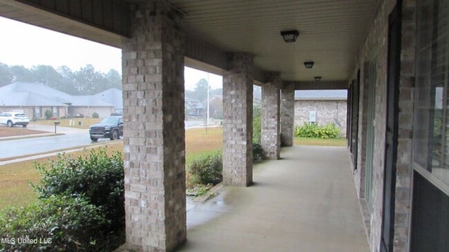 14597 Bruce Cove S