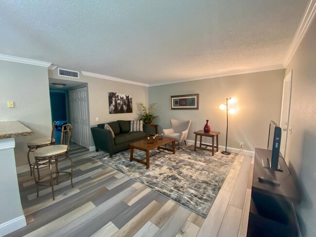 Building Photo - 711 Forest Club Dr Unit 111 Rental