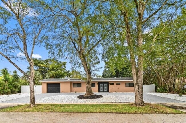 Photo - 620 Camellia Ct