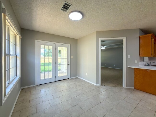 Photo - 6409 Fallstone Rd
