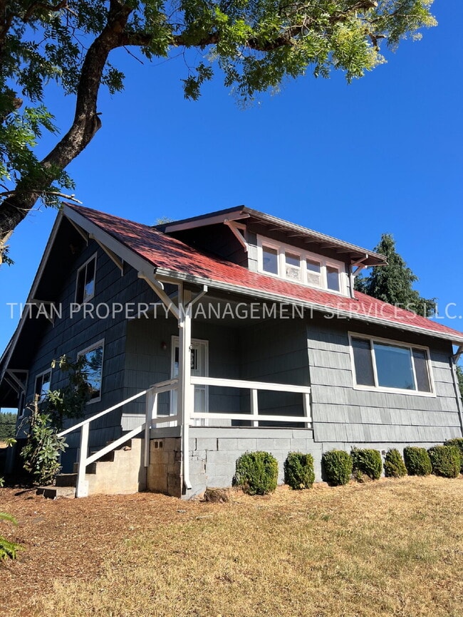 Charming 4-Bed Farm house with 2.5 Baths o... - Charming 4-Bed Farm house with 2.5 Baths o...
