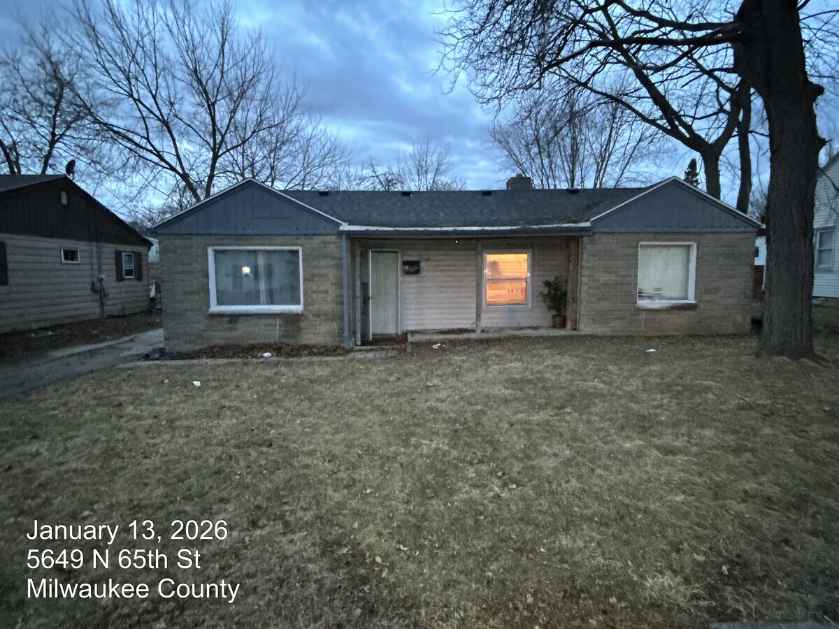 Photo - 5649 N 65th St