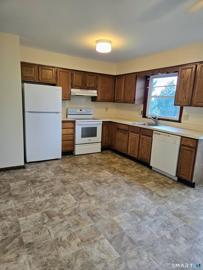 11 Lee Ave Unit 2