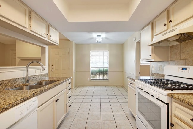 Building Photo - 619 Luther Dr Unit B1