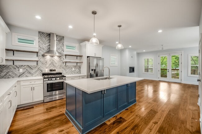 Photo - 1431 Meridian St