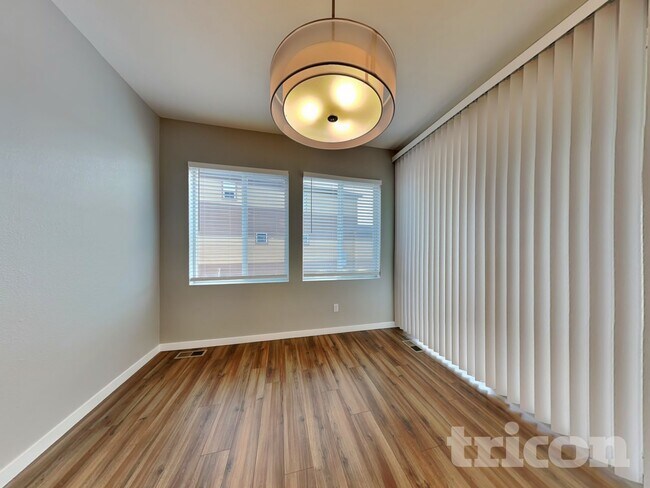 Photo - 10239 Southlawn Cir