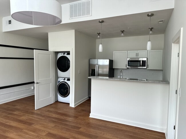 Photo - Wiseman & High Apartments