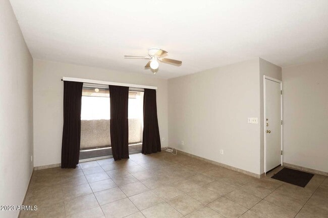 Photo - 4554 E Paradise Village Pkwy N Unidad 259