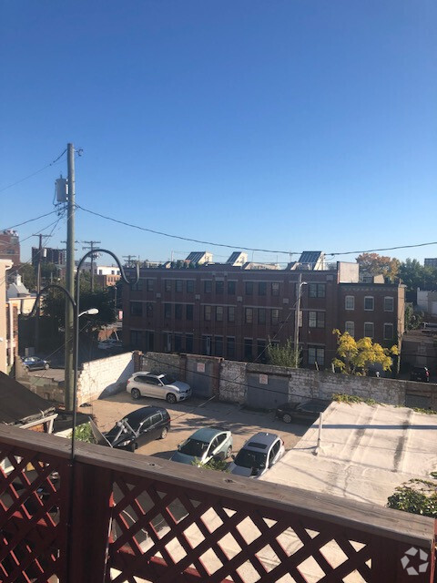 Building Photo - 3 Bedroom House in Fells Point with a roof...