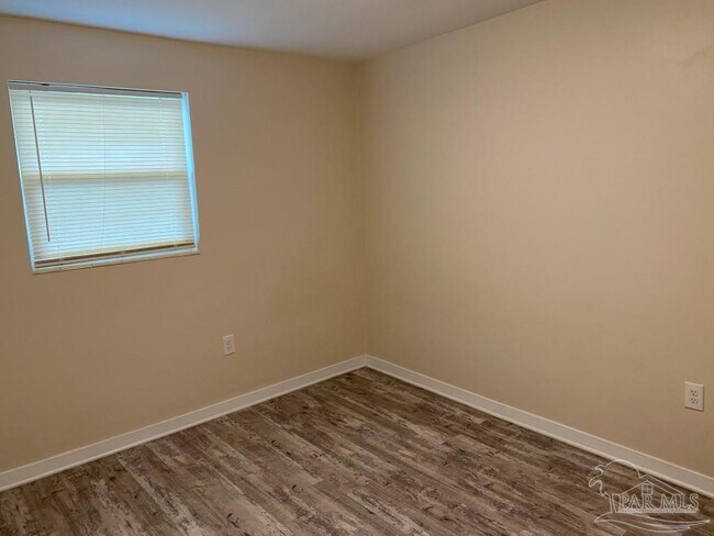 Photo - 6210 Hilltop Rd