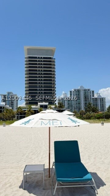 Building Photo - 5875 Collins Ave Unit 708