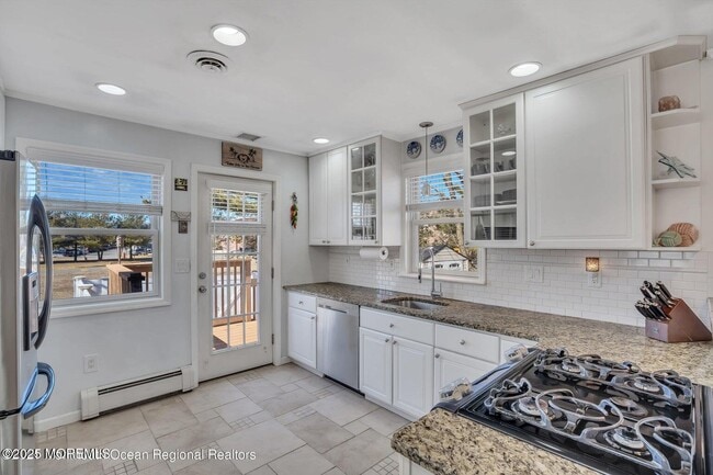 Photo - 559 Dow Ave
