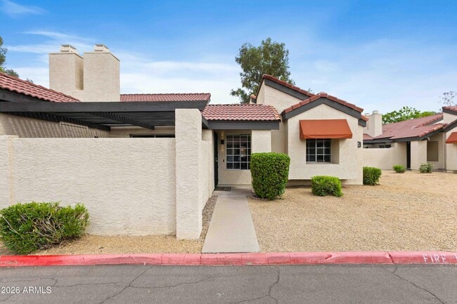 Photo - 2118 E CENTER Ln