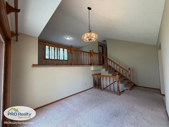 Photo - 5642 Royal Oaks Dr