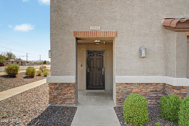 Photo - 2233 E Huntington Dr
