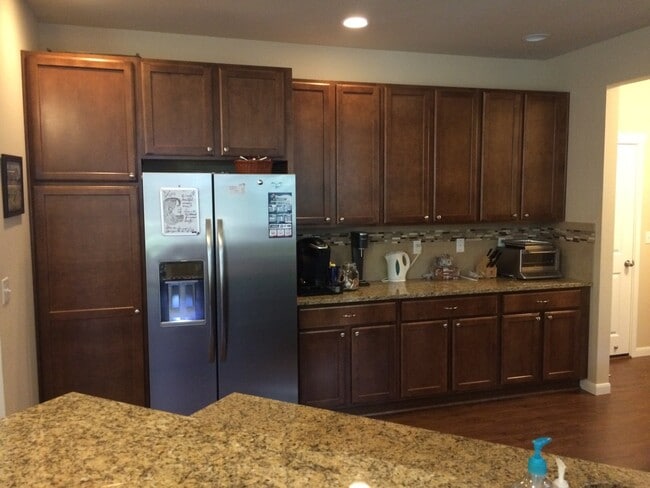Photo - 1880 Claret Loop NW