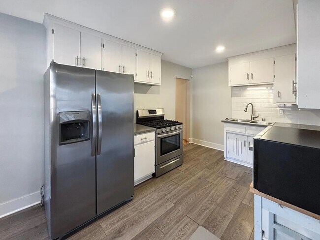 Photo - 5711 Xerxes Ave S