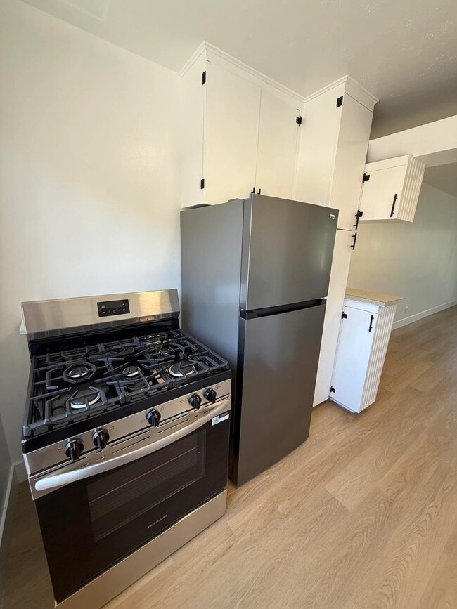 1263 Hayworth Ave Unit 14