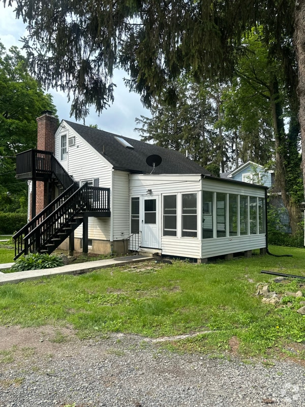 Building Photo - 213 Old Bates Gates Rd Rental