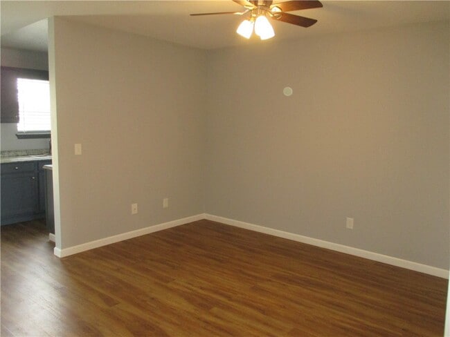 Photo - 2839 Meridian Pl