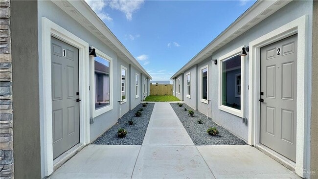 Photo - 21 Northwestern Ave Unit 2