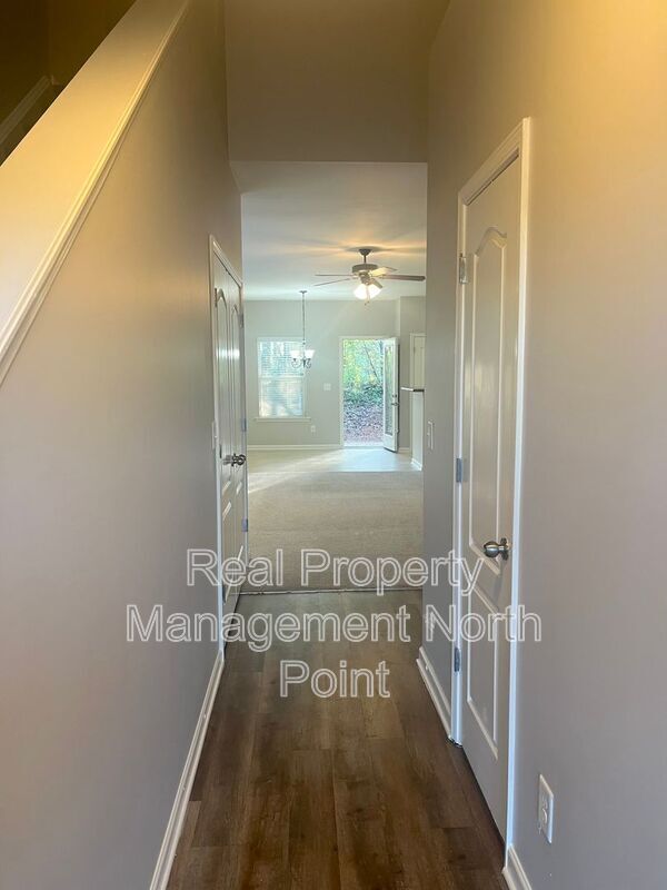 Photo - 884 Lobdale Falls Dr