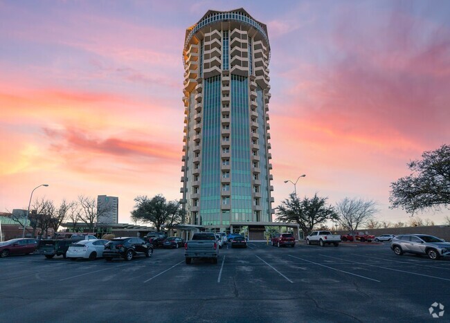 Building Photo - 5900 Mosteller Dr Unit #111 Rental