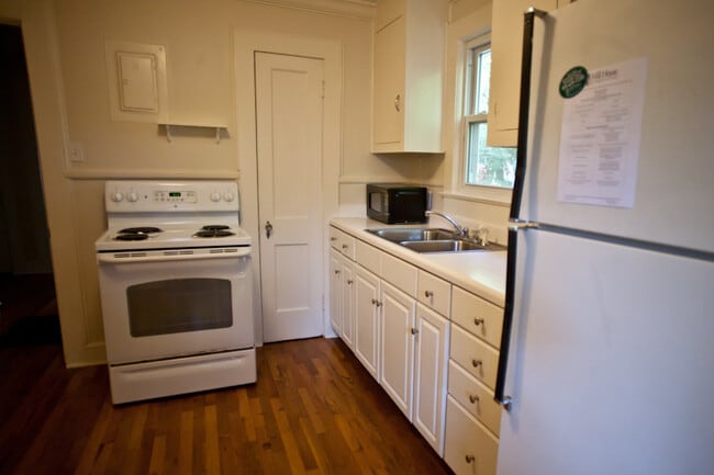 Photo - 104 Caldwell St