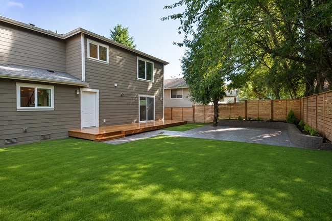 Photo - Spacious 5-Bedroom Home for Rent in the Maple Leaf Community